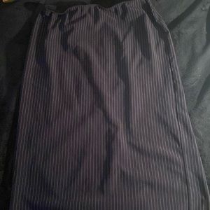 Pin line skirt